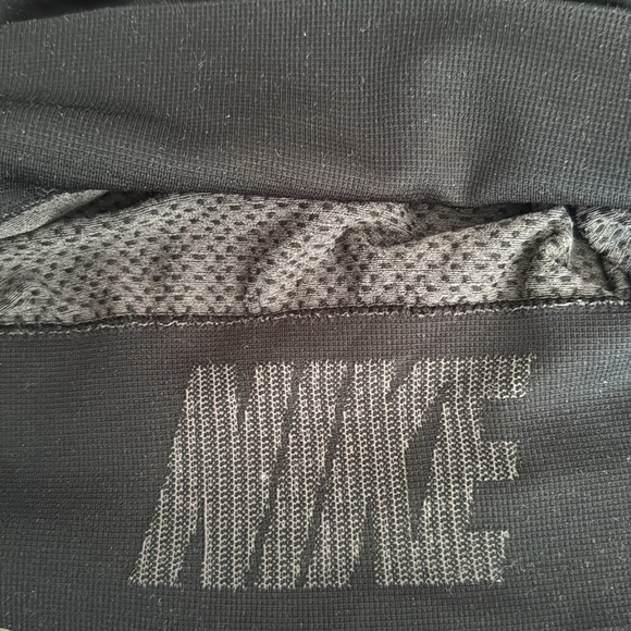 Nike, Better World, Long Sleeve Reflective Dri-Fit Running Top, Size Sma - Picture 7 of 9